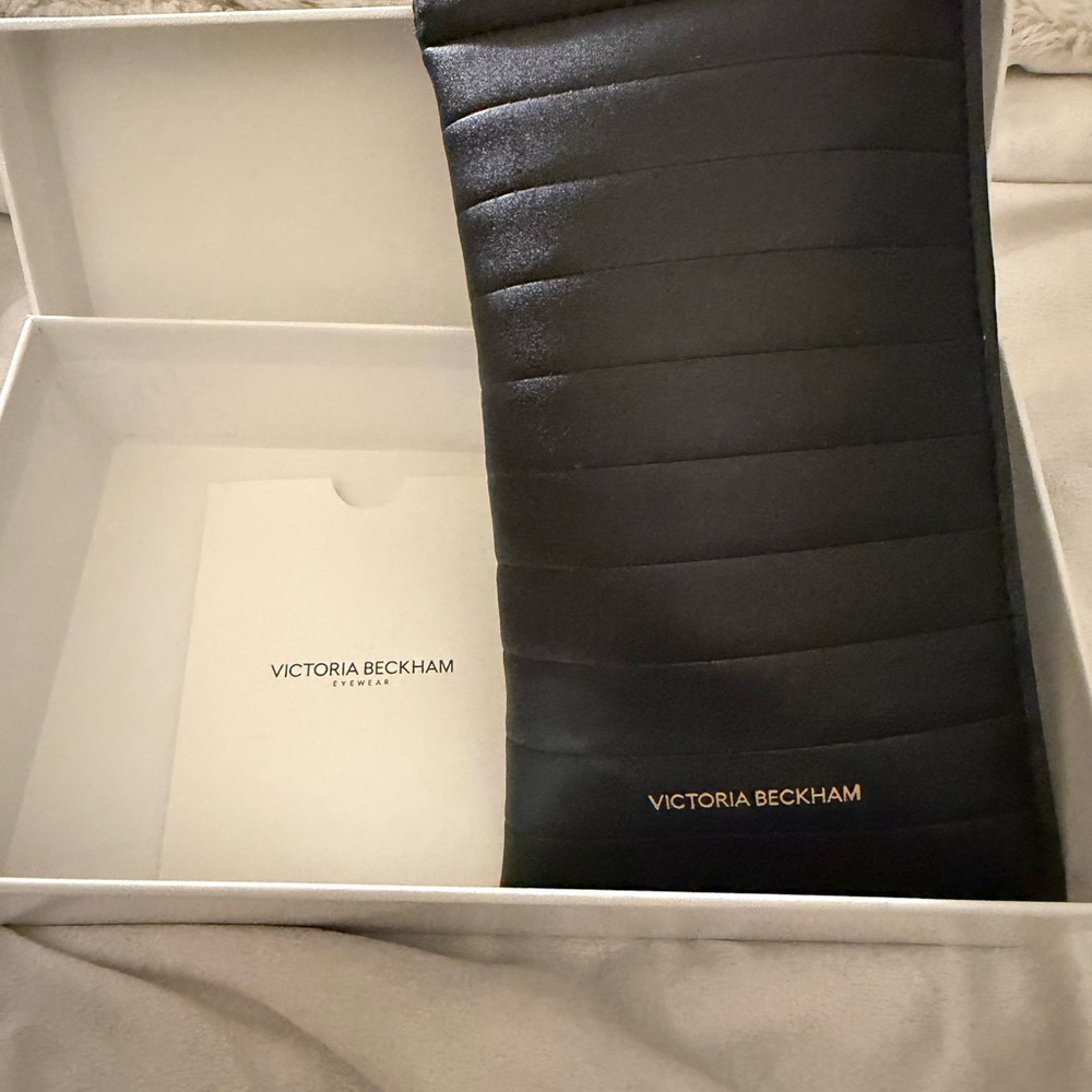 Victoria Beckham NWT Aviator Sunglasses - Picture 3 of 8